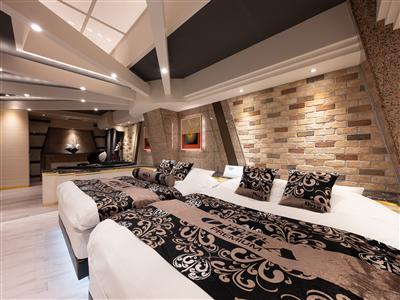 408（サウナ カラオケ マッサージ機）