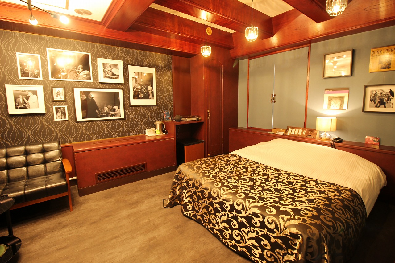 OLD SWING MUSIC STYLE HOTEL 